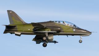 Hawk Mk 51 -lentokone ilmassa.